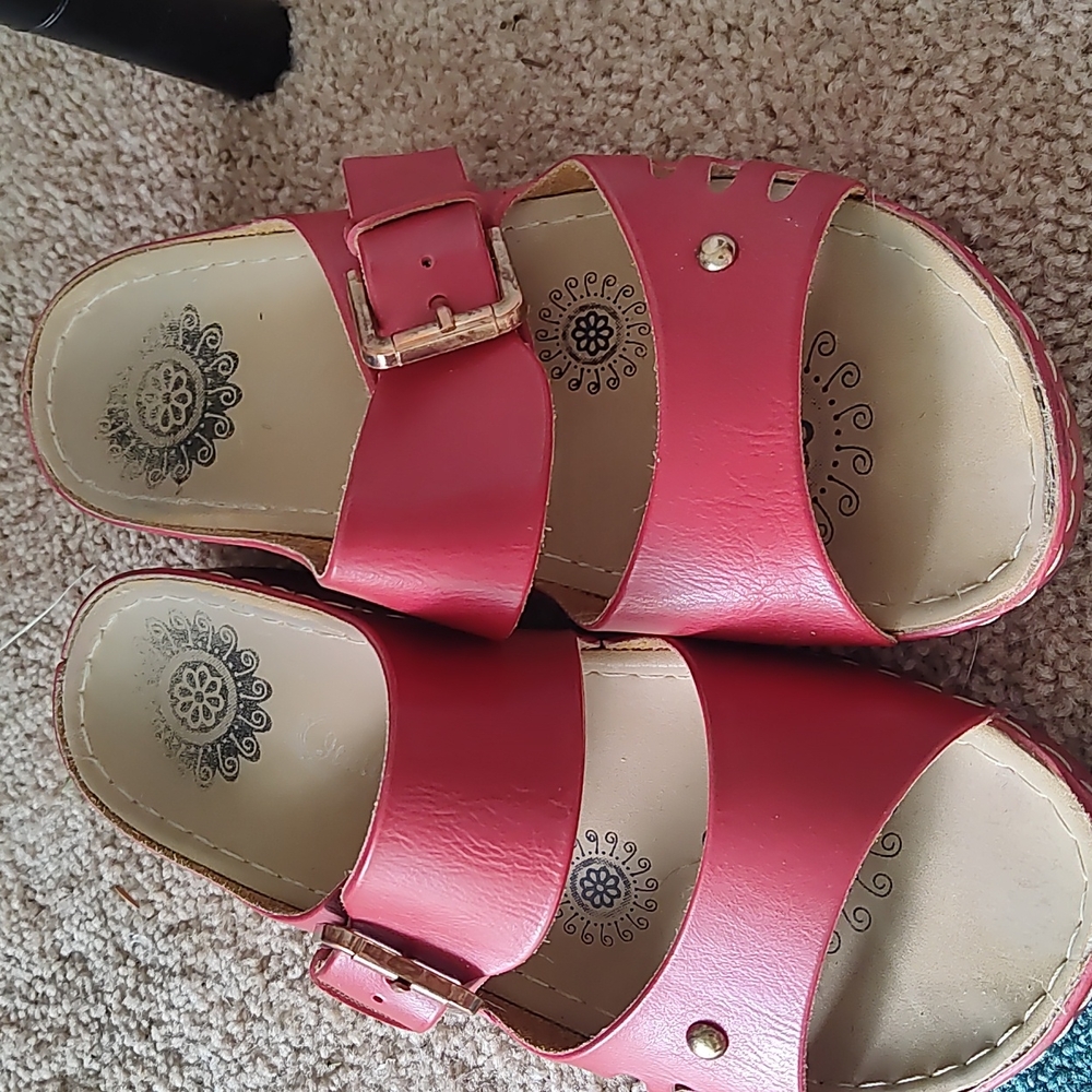 Sandal - Picture 4 of 5